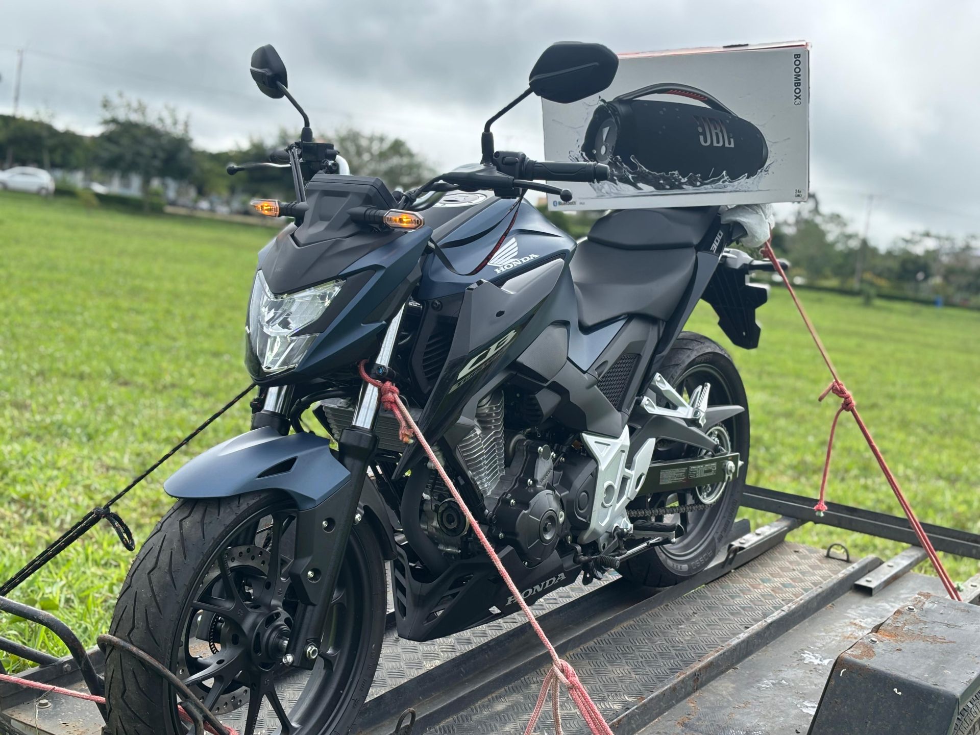 MILHAR : CB TWISTER 300F 2025 + JBL BOOMBOX 3 OU 35.000,00 MIL NO PIX SORTEIO 23 DE JULHO