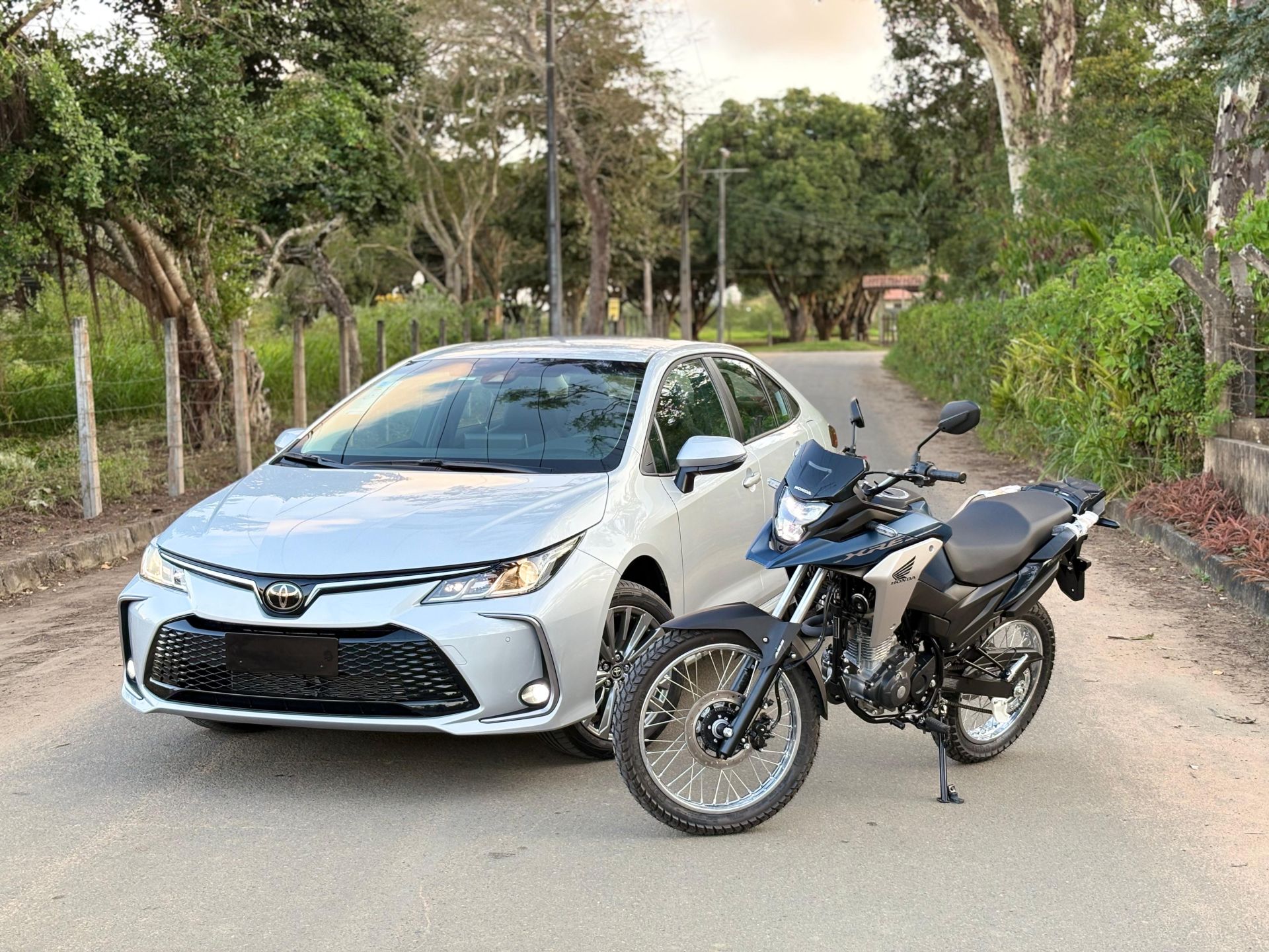 MILHAR : TOYOTA COROLLA XEI 2024 PRATA +  HONDA XRE 190 2025 SORTEIO 04 DE OUTUBRO