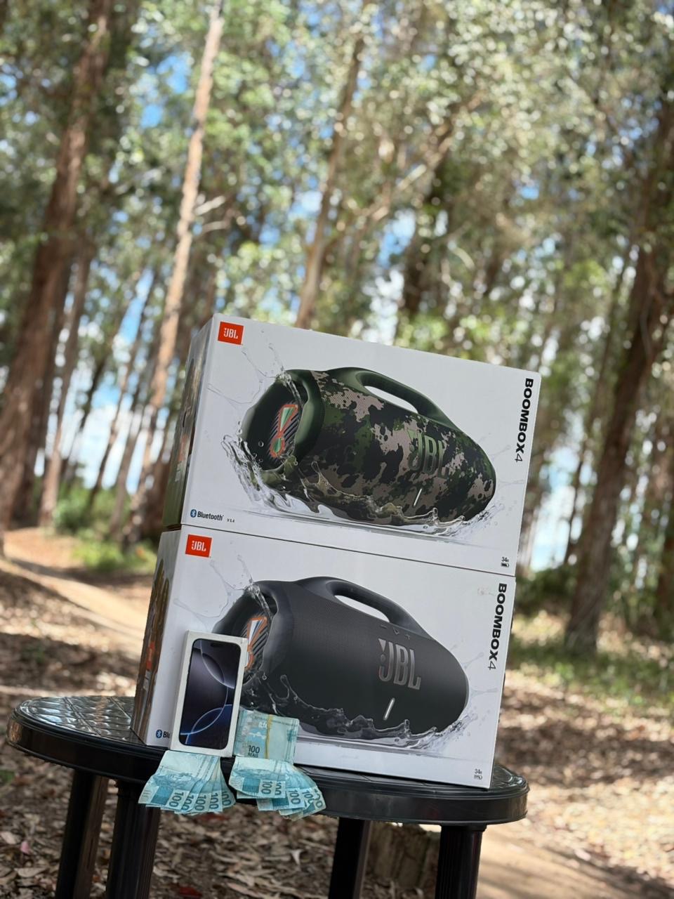 CENTENA : IPHONE 16 PRO MAX + 02 JBL BOOMBOX 4 OU 15.000,00 MIL NO PIX  SORTEIO 20 DE DEZEMBRO